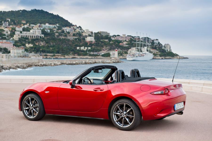  Mazda MX-5 Roadster 2014 года  (фото 36 из 62)
